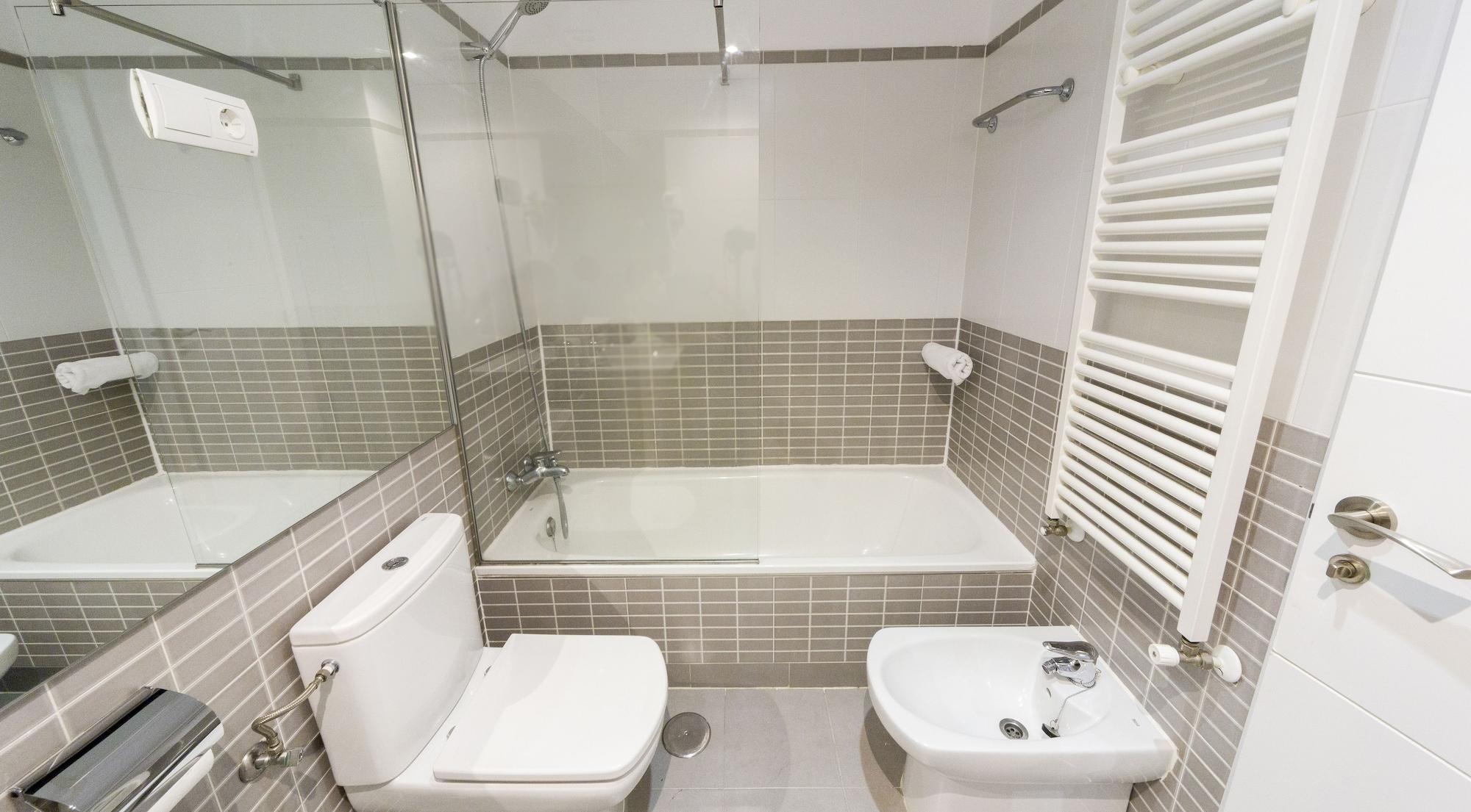 Lh Gran Via Selection Apartman Madrid Kültér fotó