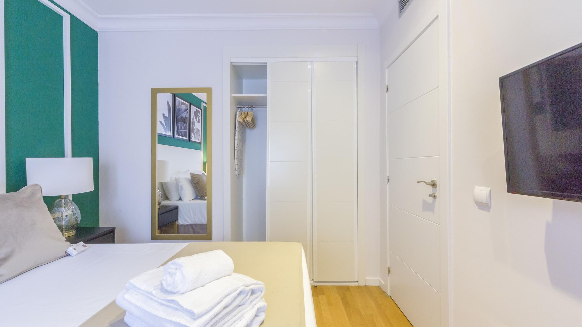 Lh Gran Via Selection Apartman Madrid Kültér fotó