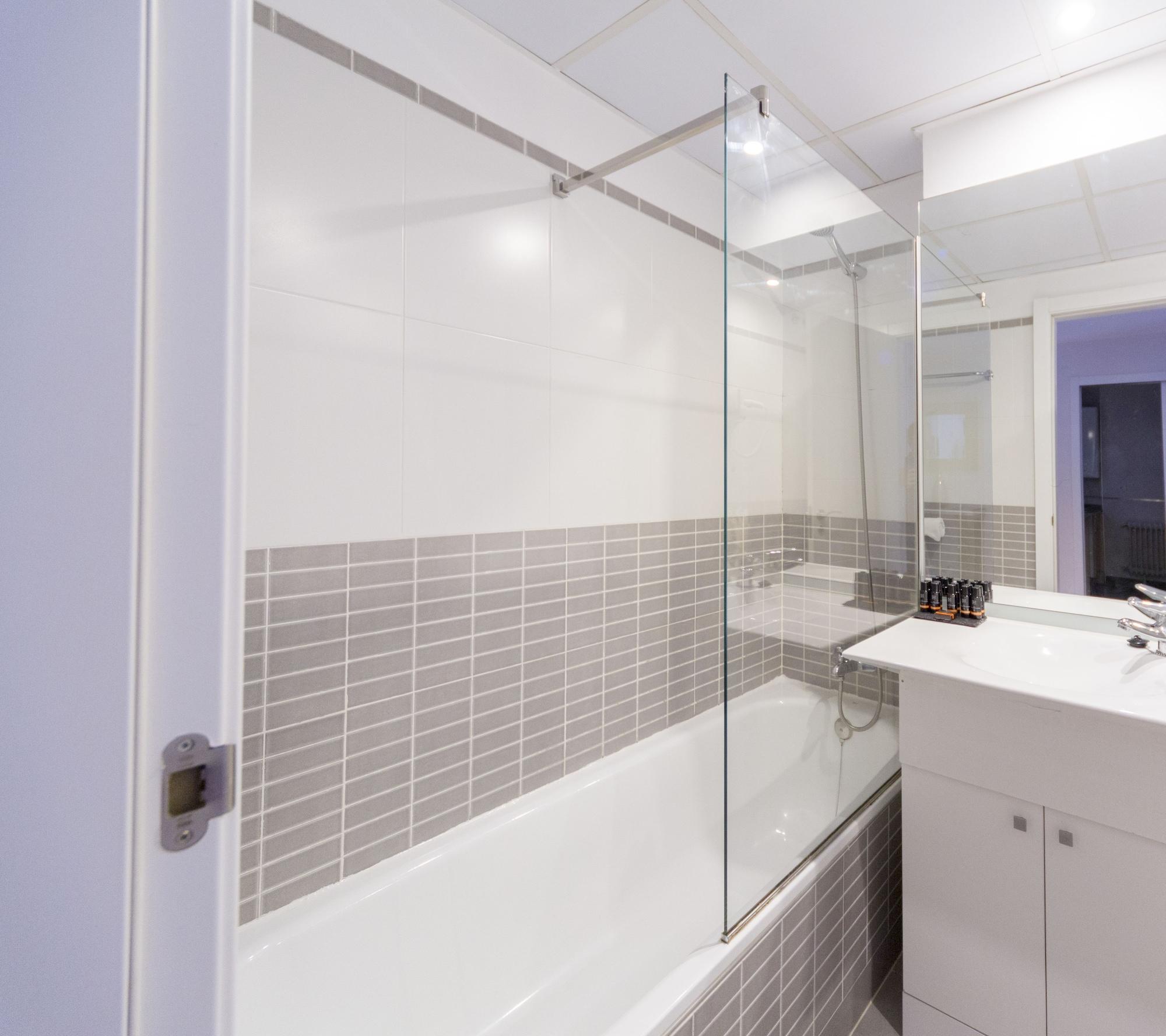 Lh Gran Via Selection Apartman Madrid Kültér fotó